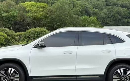 Mercedes-Benz GLA, 2022 год, 3 000 000 рублей, 3 фотография