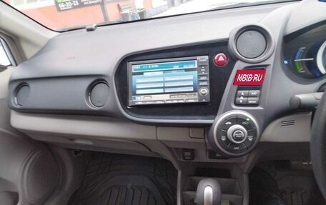 Honda Insight II рестайлинг, 2009 год, 750 000 рублей, 15 фотография