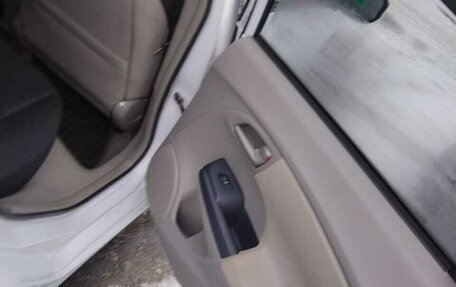 Honda Insight II рестайлинг, 2009 год, 750 000 рублей, 18 фотография