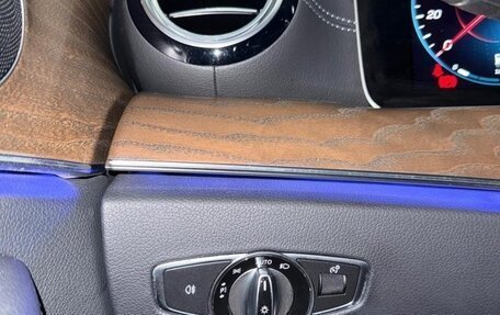 Mercedes-Benz E-Класс, 2021 год, 5 600 000 рублей, 28 фотография