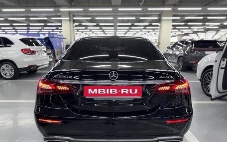 Mercedes-Benz E-Класс, 2021 год, 5 600 000 рублей, 25 фотография