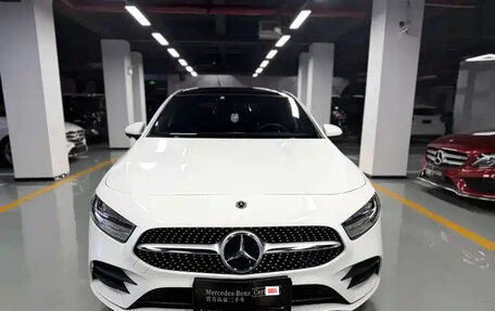 Mercedes-Benz A-Класс, 2022 год, 1 700 000 рублей, 2 фотография