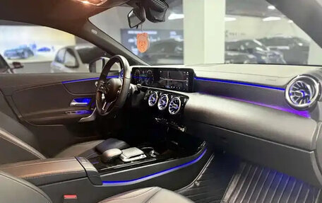 Mercedes-Benz A-Класс, 2022 год, 1 700 000 рублей, 15 фотография