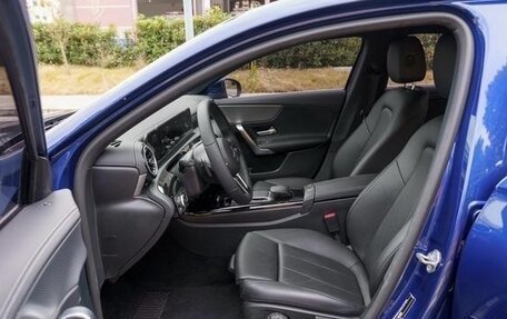 Mercedes-Benz A-Класс, 2021 год, 1 610 000 рублей, 7 фотография