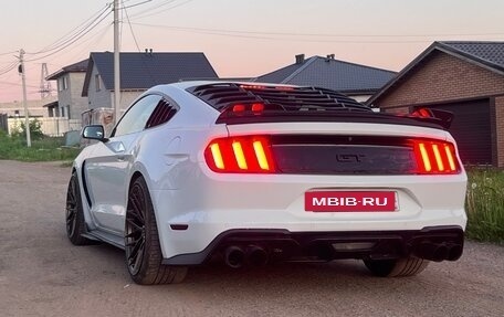 Ford Mustang VI рестайлинг, 2016 год, 4 900 000 рублей, 6 фотография