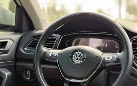 Volkswagen T-Roc I, 2022 год, 1 620 000 рублей, 9 фотография