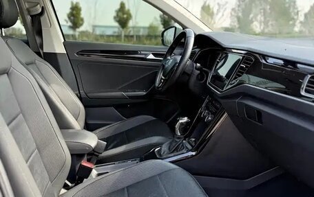 Volkswagen T-Roc I, 2022 год, 1 620 000 рублей, 18 фотография