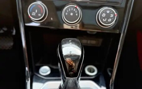 Volkswagen T-Roc I, 2022 год, 1 620 000 рублей, 16 фотография