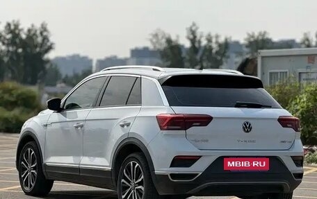 Volkswagen T-Roc I, 2022 год, 1 620 000 рублей, 5 фотография