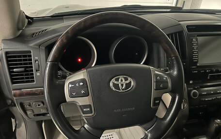 Toyota Land Cruiser 200, 2010 год, 2 699 000 рублей, 11 фотография