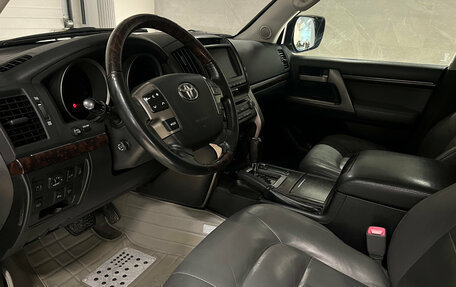 Toyota Land Cruiser 200, 2010 год, 2 699 000 рублей, 13 фотография