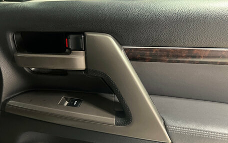 Toyota Land Cruiser 200, 2010 год, 2 699 000 рублей, 21 фотография