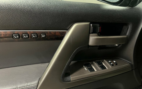 Toyota Land Cruiser 200, 2010 год, 2 699 000 рублей, 22 фотография