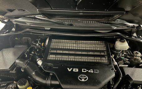 Toyota Land Cruiser 200, 2010 год, 2 699 000 рублей, 24 фотография