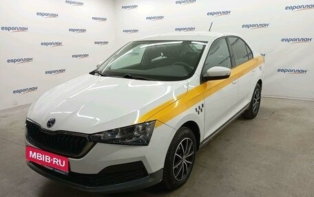 Skoda Rapid II, 2021 год, 927 000 рублей, 2 фотография