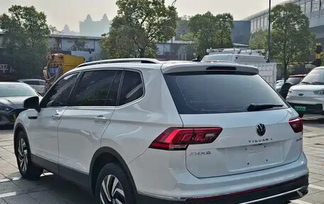 Volkswagen Tiguan II, 2023 год, 2 890 143 рублей, 6 фотография