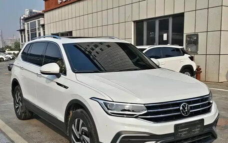 Volkswagen Tiguan II, 2023 год, 2 890 143 рублей, 3 фотография