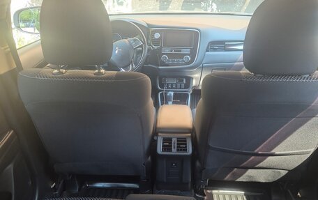 Mitsubishi Outlander III рестайлинг 3, 2018 год, 2 500 000 рублей, 2 фотография