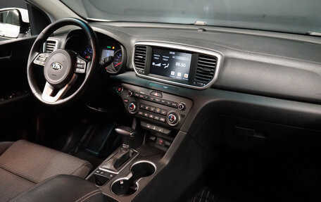 KIA Sportage IV рестайлинг, 2020 год, 2 340 000 рублей, 22 фотография