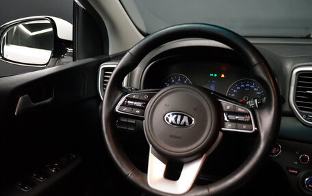 KIA Sportage IV рестайлинг, 2020 год, 2 340 000 рублей, 18 фотография