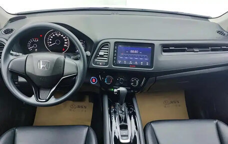 Honda Vezel, 2021 год, 1 450 000 рублей, 10 фотография