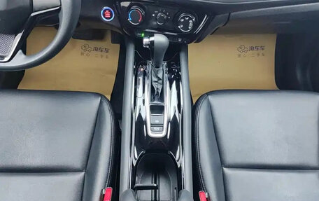 Honda Vezel, 2021 год, 1 450 000 рублей, 14 фотография