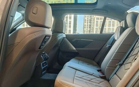 BMW 5 серия, 2025 год, 6 080 000 рублей, 17 фотография