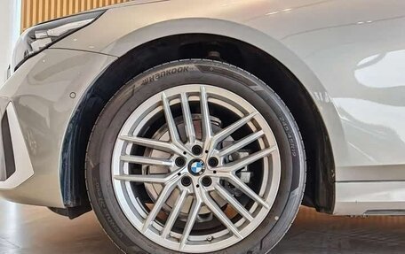 BMW 5 серия, 2025 год, 6 080 000 рублей, 24 фотография