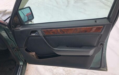 Mercedes-Benz W124, 1991 год, 320 000 рублей, 8 фотография