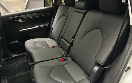 Toyota Highlander, 2025 год, 6 150 000 рублей, 22 фотография