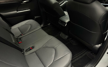 Toyota Highlander, 2025 год, 6 150 000 рублей, 23 фотография