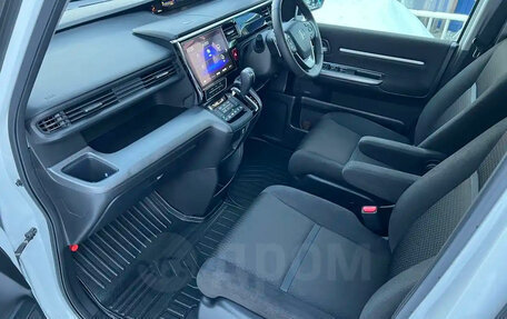 Honda Stepwgn IV, 2017 год, 1 720 001 рублей, 10 фотография