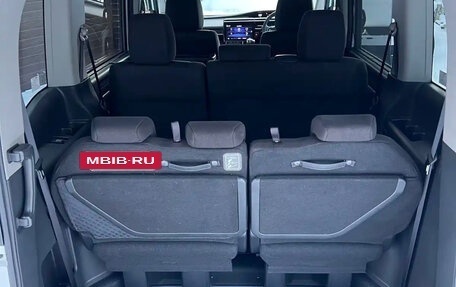 Honda Stepwgn IV, 2017 год, 1 720 001 рублей, 12 фотография