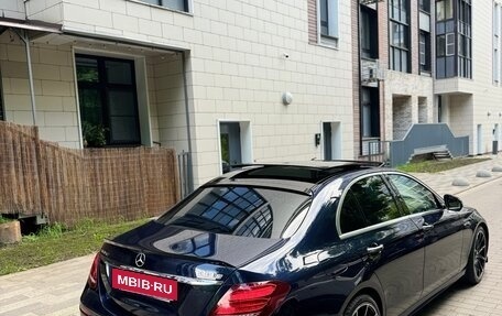 Mercedes-Benz E-Класс, 2017 год, 3 290 000 рублей, 8 фотография