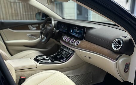 Mercedes-Benz E-Класс, 2017 год, 3 290 000 рублей, 12 фотография