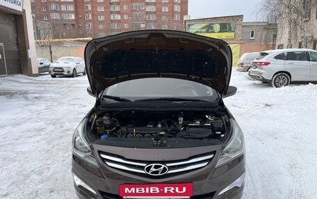 Hyundai Solaris II рестайлинг, 2015 год, 900 000 рублей, 2 фотография