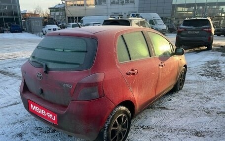 Toyota Yaris III рестайлинг, 2008 год, 499 000 рублей, 3 фотография