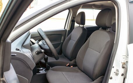 Renault Logan II, 2021 год, 855 000 рублей, 11 фотография