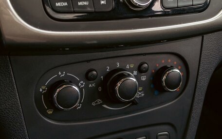 Renault Logan II, 2021 год, 855 000 рублей, 15 фотография