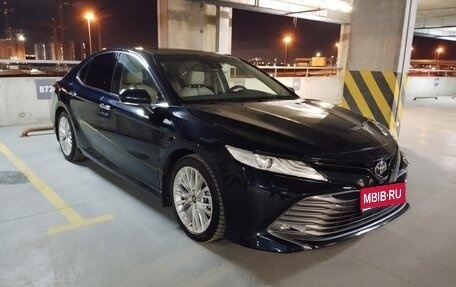Toyota Camry, 2018 год, 2 600 000 рублей, 1 фотография