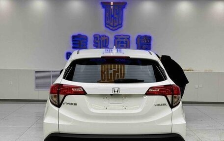 Honda Vezel, 2022 год, 1 550 000 рублей, 5 фотография