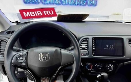 Honda Vezel, 2022 год, 1 550 000 рублей, 9 фотография