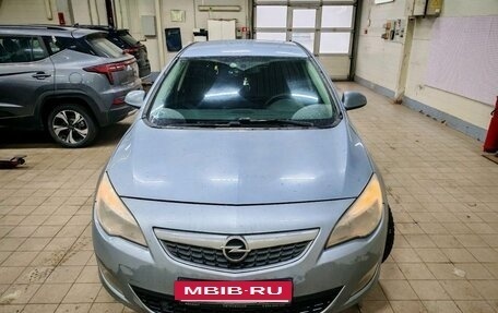 Opel Astra J, 2011 год, 640 000 рублей, 3 фотография