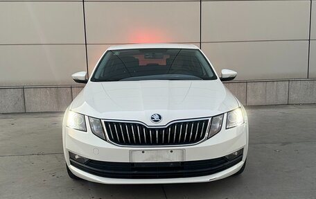 Skoda Octavia, 2021 год, 1 700 000 рублей, 2 фотография