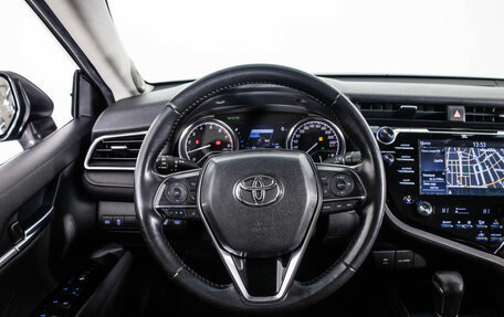 Toyota Camry, 2018 год, 2 899 000 рублей, 10 фотография