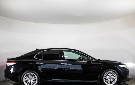 Toyota Camry, 2018 год, 2 899 000 рублей, 4 фотография