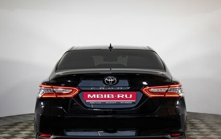 Toyota Camry, 2018 год, 2 899 000 рублей, 6 фотография