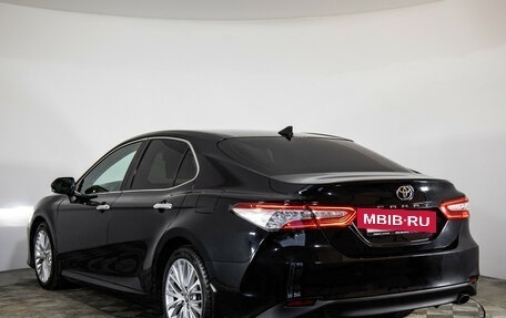 Toyota Camry, 2018 год, 2 899 000 рублей, 7 фотография