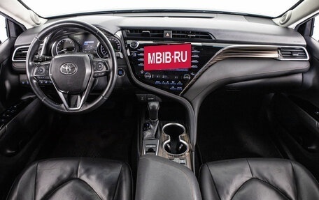 Toyota Camry, 2018 год, 2 899 000 рублей, 11 фотография