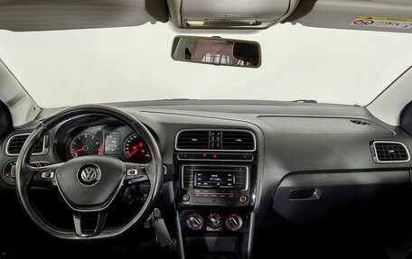 Volkswagen Polo VI (EU Market), 2017 год, 960 000 рублей, 10 фотография